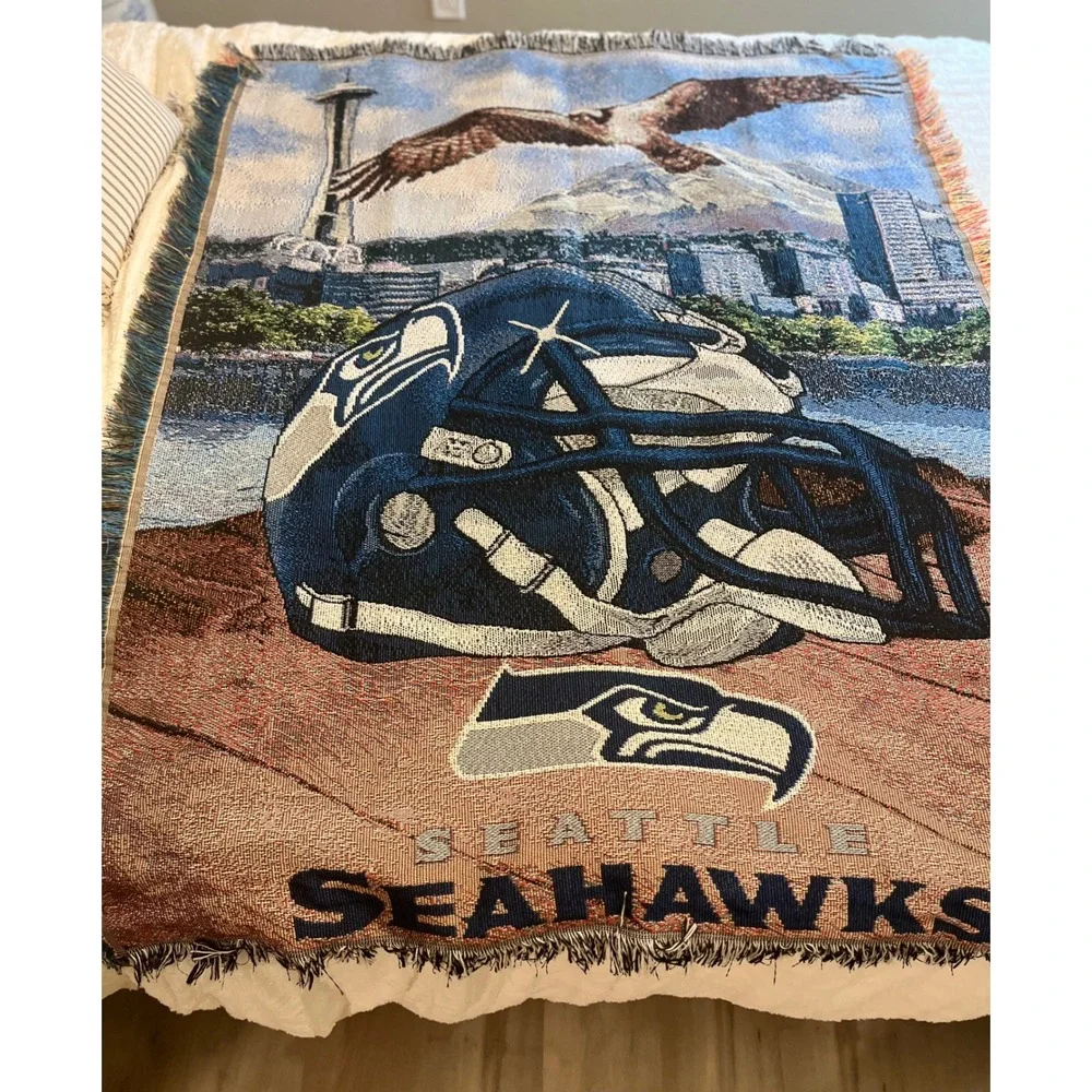 PNW Seattle Seahawks Woven Tapestry Throw Blanket Space Needle Mt Rainier SODO